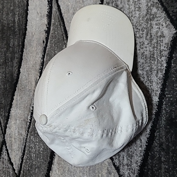 OAKLEY ICONIC METAL ECLIPSE TINFOIL CAP - Picture 9 of 14